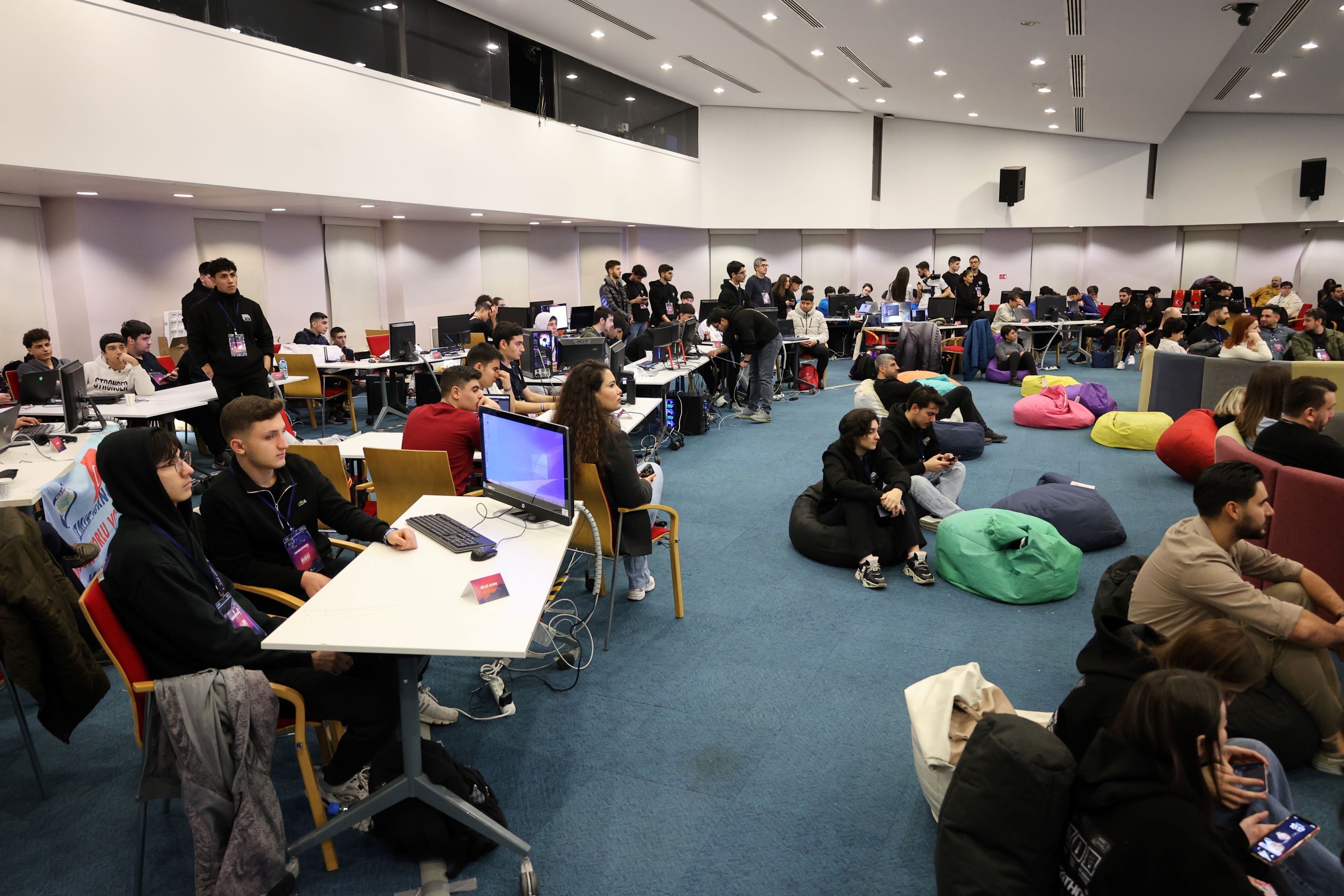 İeü'nün Düzenlediği Gameathon 4.0 Etkinliği Tamamlandı (4)