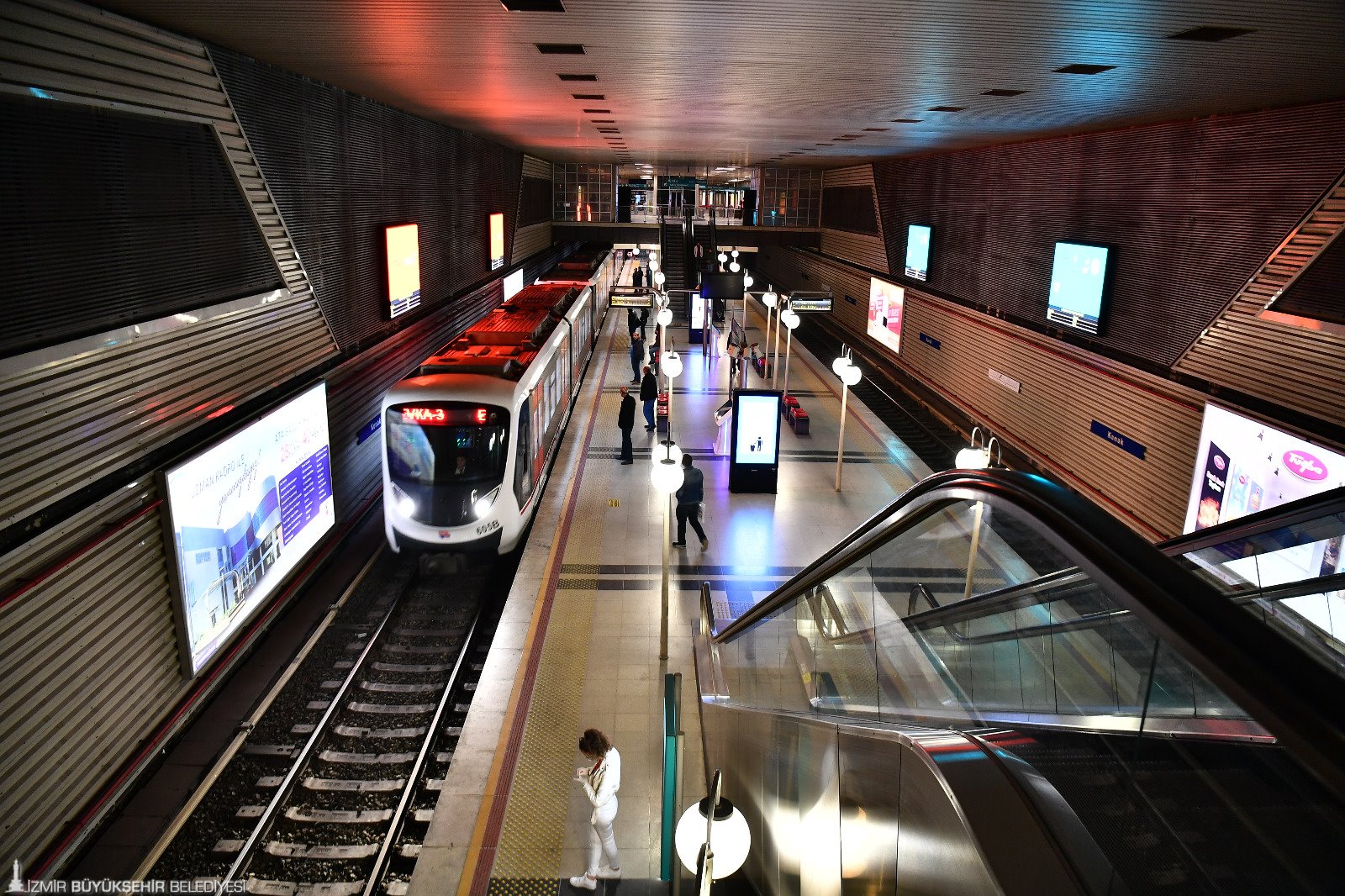 İzmir Metrosu'nda Kesintisiz Ulaşım Başlıyor (1)-1