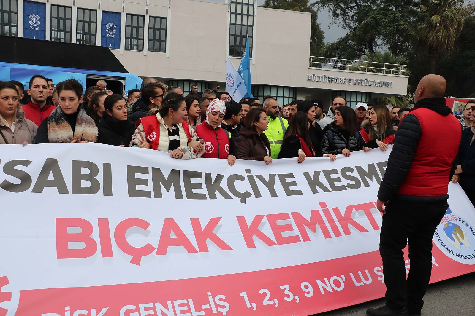 İzmir’de Borç Yükü Artıyor Belediyeye 1,5 Milyar Tl’lik Kesinti (2)