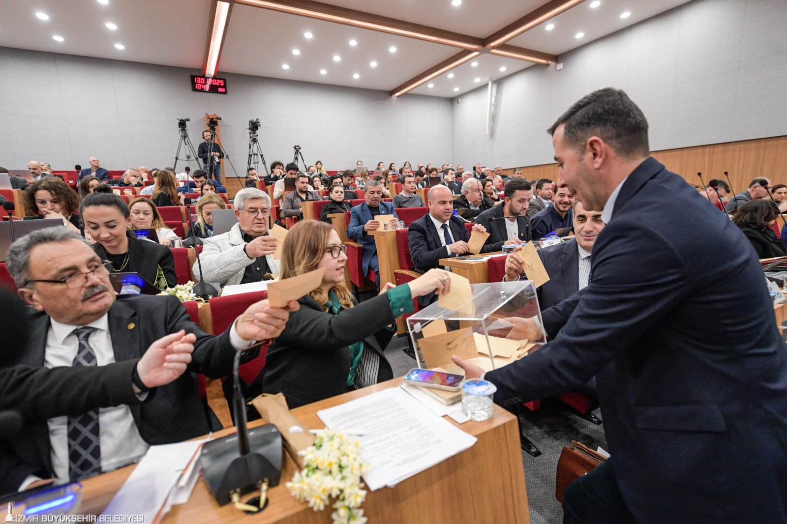 İzmir'de Kentsel Dönüşüm Hak Sahiplerine Kira Yardımı Önerisi!5