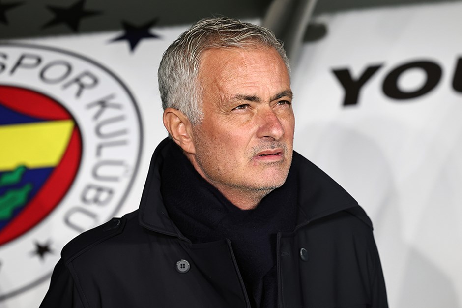 Jose Mourinho Göztepe Maçını Tribünden Takip Edecek (1)