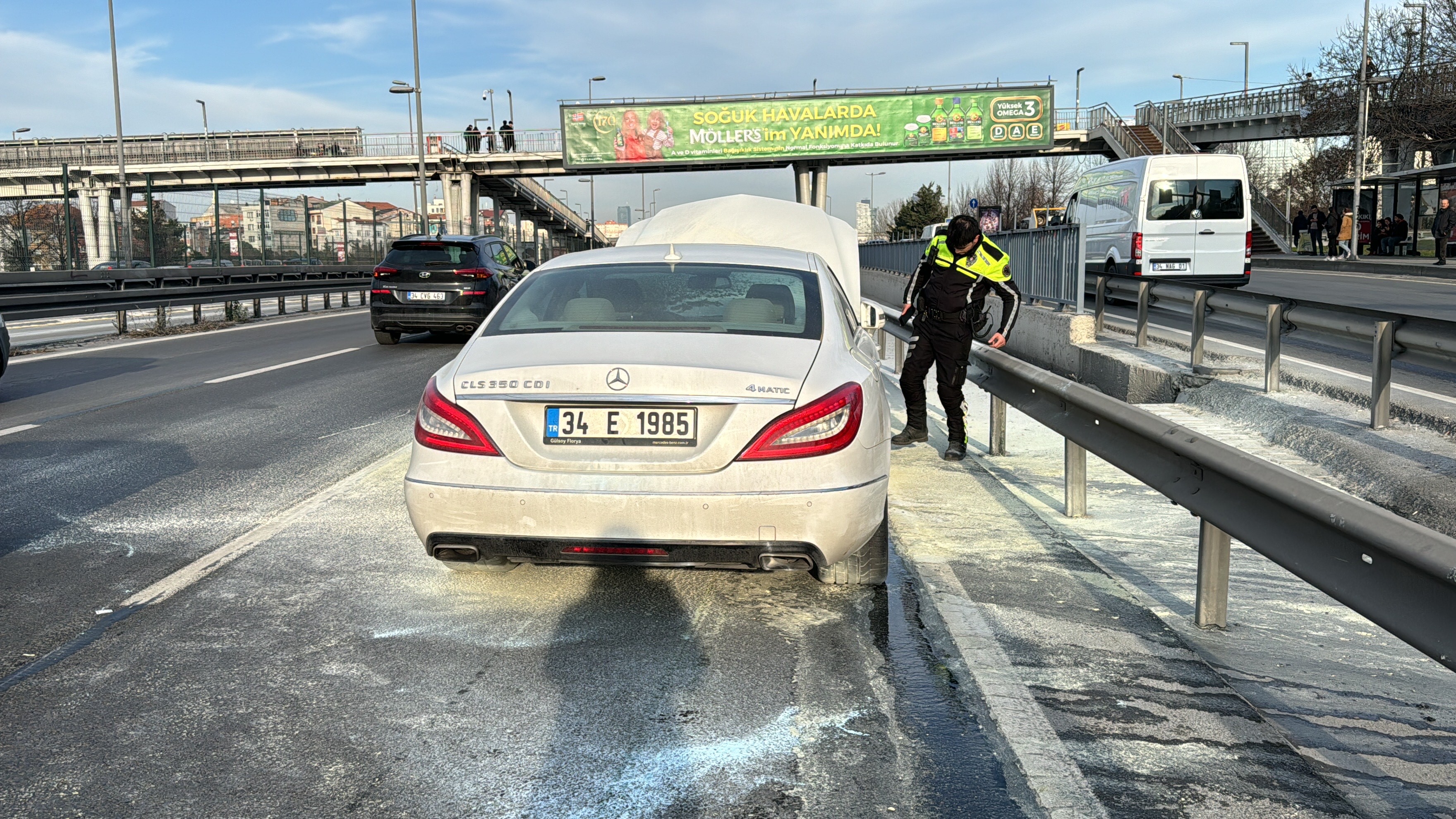 Kağıthane’de Seyir Halindeki Araçta Yangın (2)