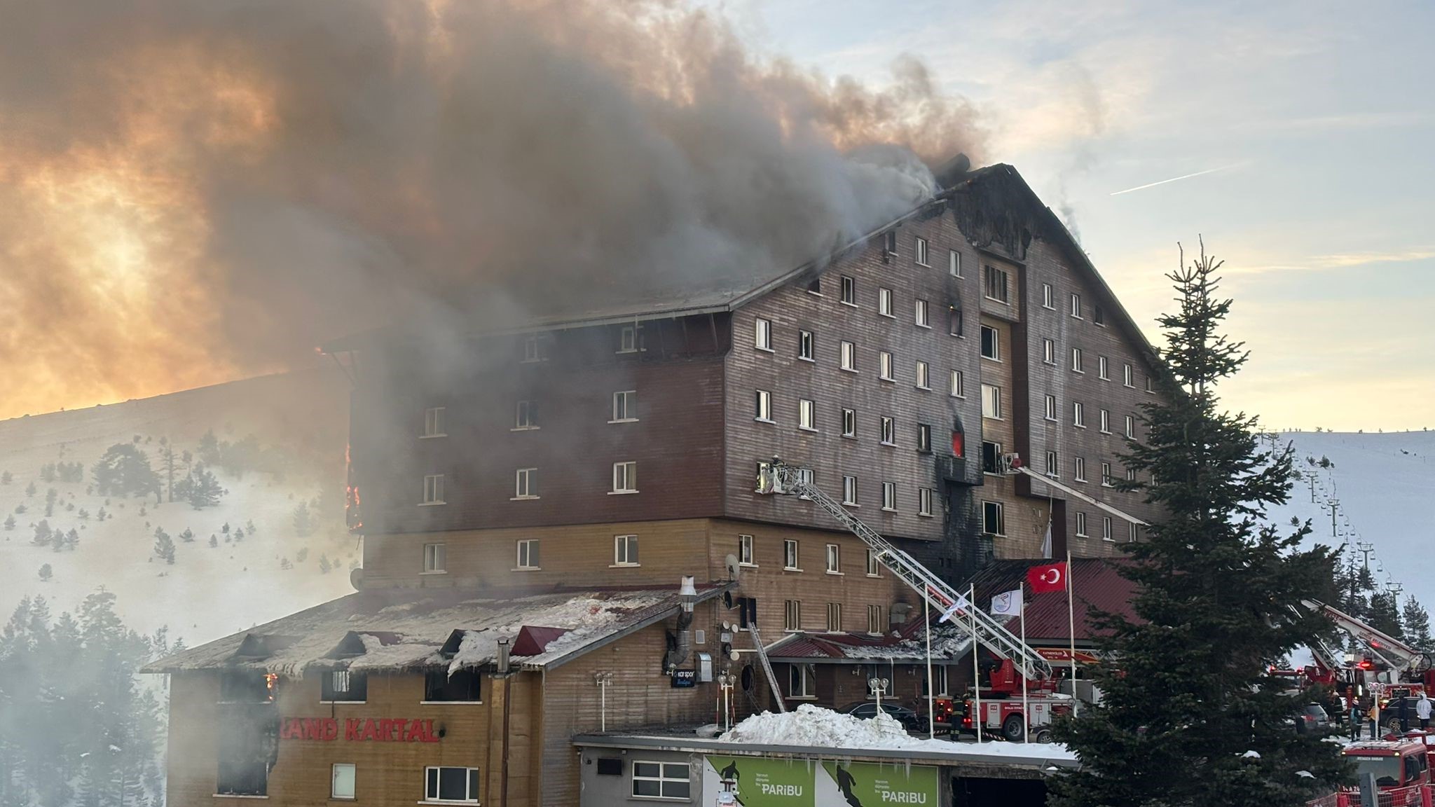 Kartalkaya Kayak Merkezi'ndeki Yangında Can Kaybı 6’Ya Çıktı, 31 Yaralı (6)