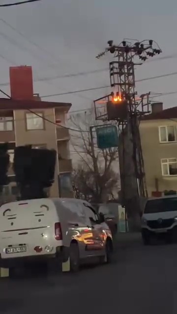 Kocaeli Darıca'da Elektrik Telleri Ve Trafolar Patladı (1)