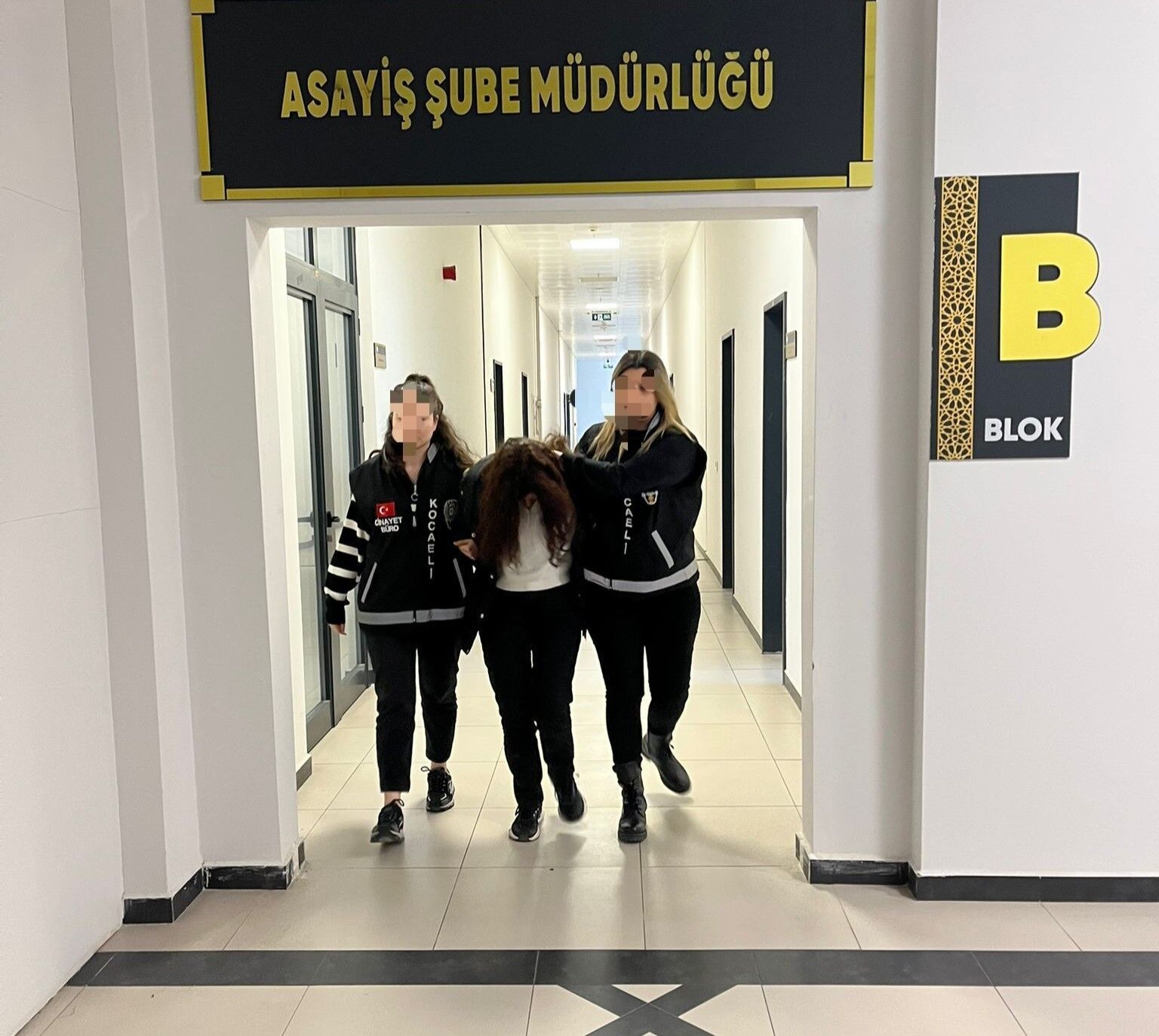 Kocaeli'de Kadın Eşini Tabancayla Vurdu (3)