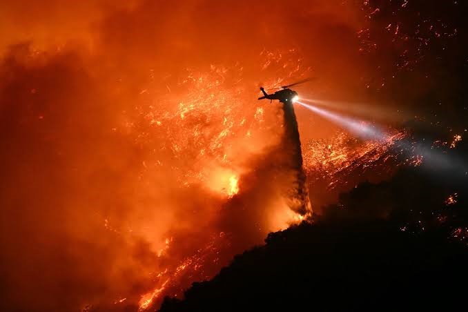 Los Angeles'ta Orman Yangınları Ölü Sayısı 24'E Yükseldi! (1)