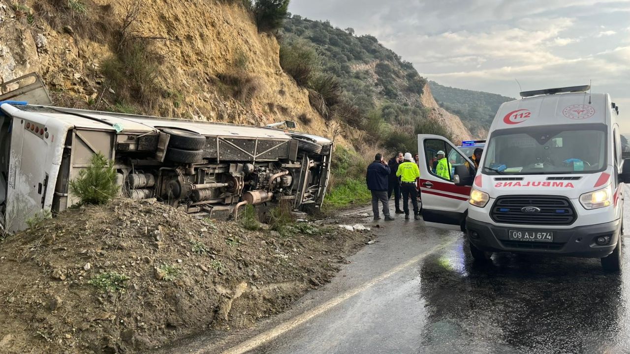 Nergis Festivali Yolunda Facia Gibi Kaza! 23 Yaralı