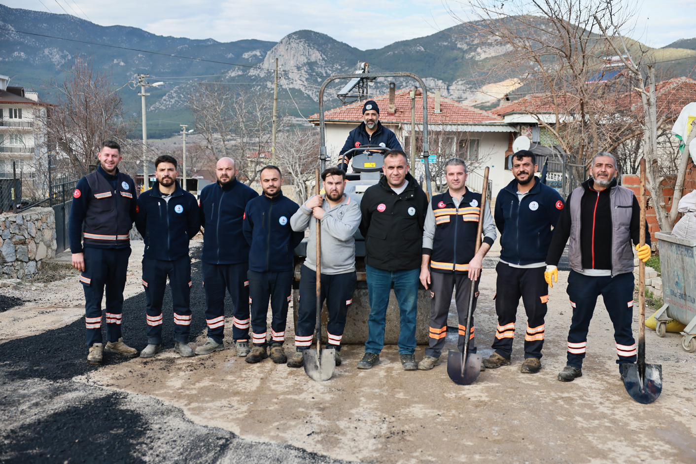 Pamukkale Belediyesi Cankurtaran Mahallesi’nde Yolları Asfaltlıyor (4)