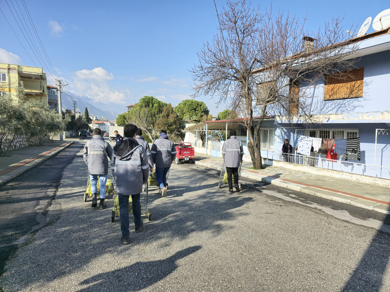 Pamukkale'de Her Eve Çöp Poşeti Dağıtımı Devam Ediyor (1)