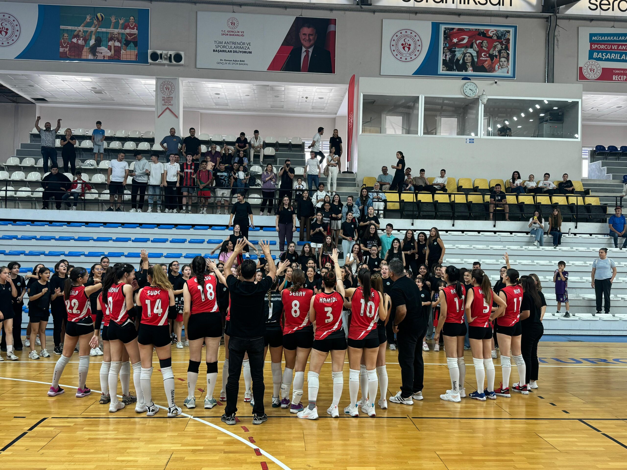 Turgutlu Kadın Voleybol Takımı, 2024 2025 Sezonunu Gururla Tamamladı (3)