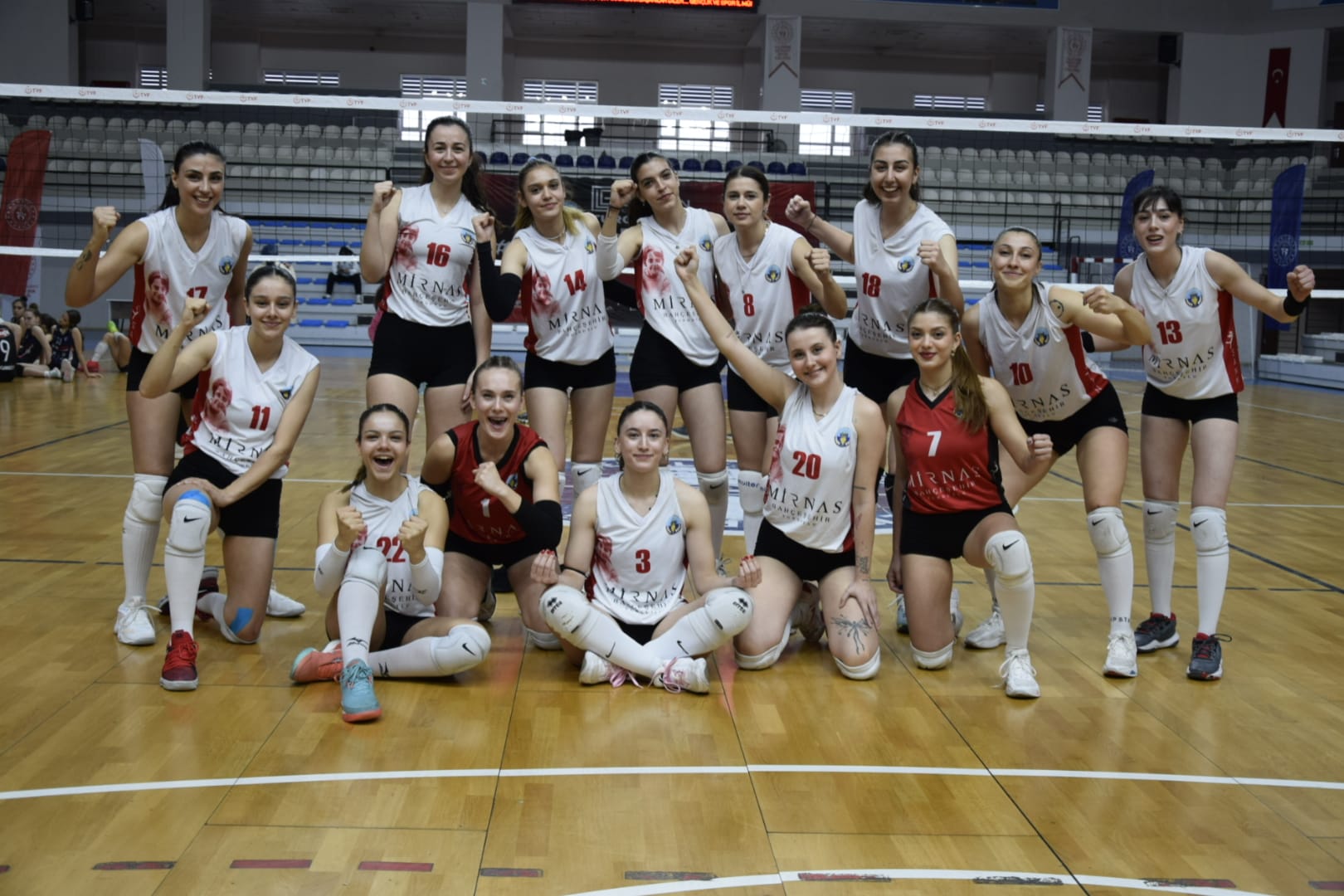 Turgutlu Kadın Voleybol Takımı, 2024 2025 Sezonunu Gururla Tamamladı (5)