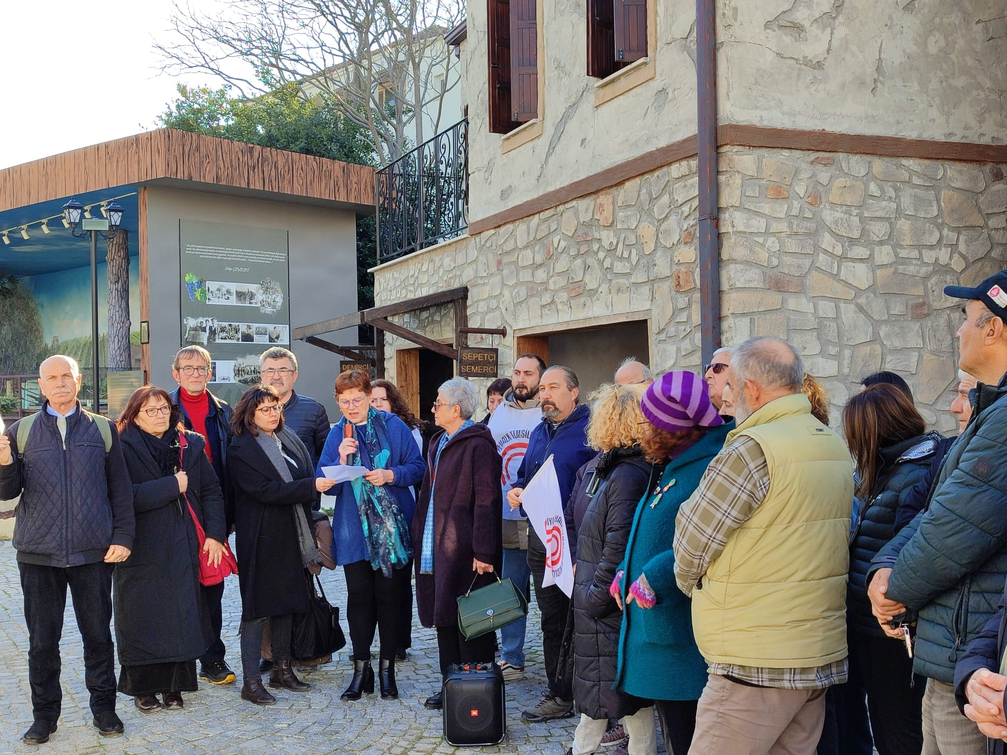 Urla’da Eğitim Engeli Halk Temsilcileri Belediyeyi Eleştirdi (3)