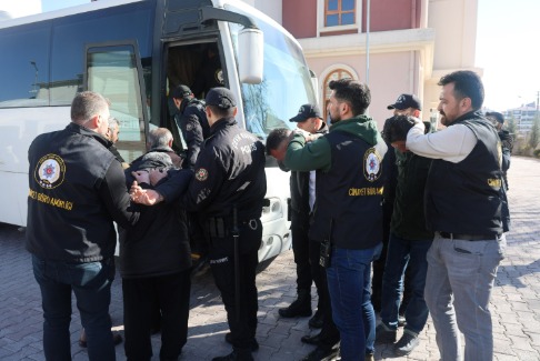 Konya'da 4 katlı bina iki kişiye mezar olmuştu: Tadilat skandalı ortaya çıktı! 