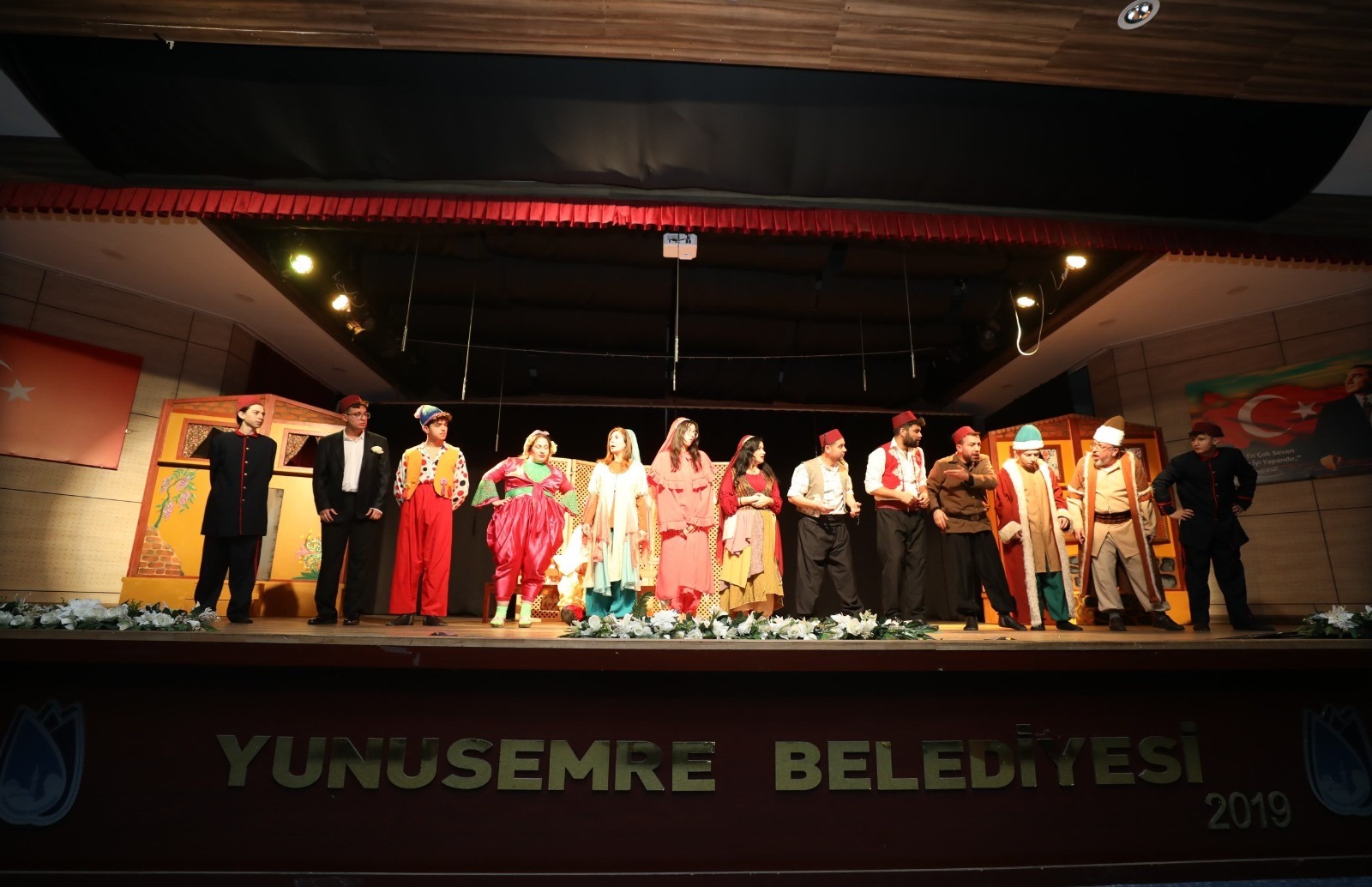 Yunusemre Kent Tiyatrosu’ndan Büyüleyici Performans (2)