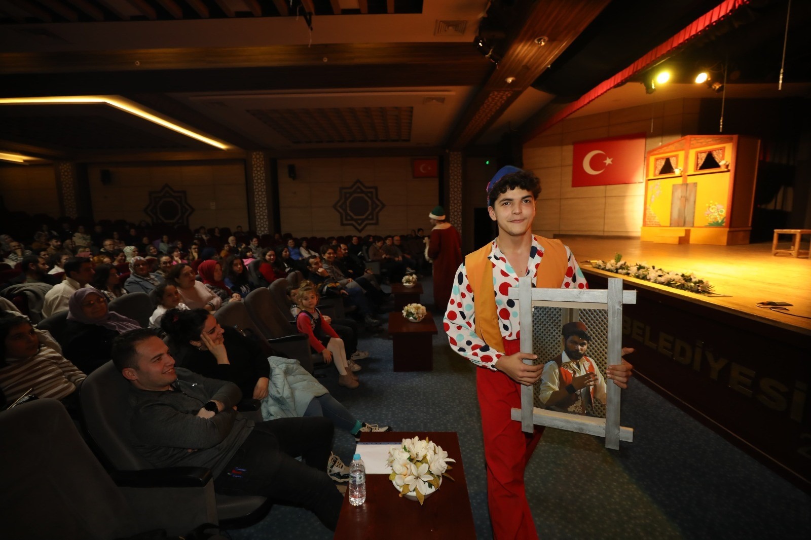 Yunusemre Kent Tiyatrosu’ndan Büyüleyici Performans (3)