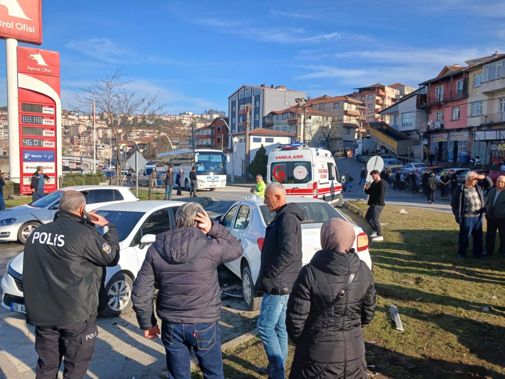 Zonguldak’ta Iki Araç Çarpıştı 2 Yaralı (2)