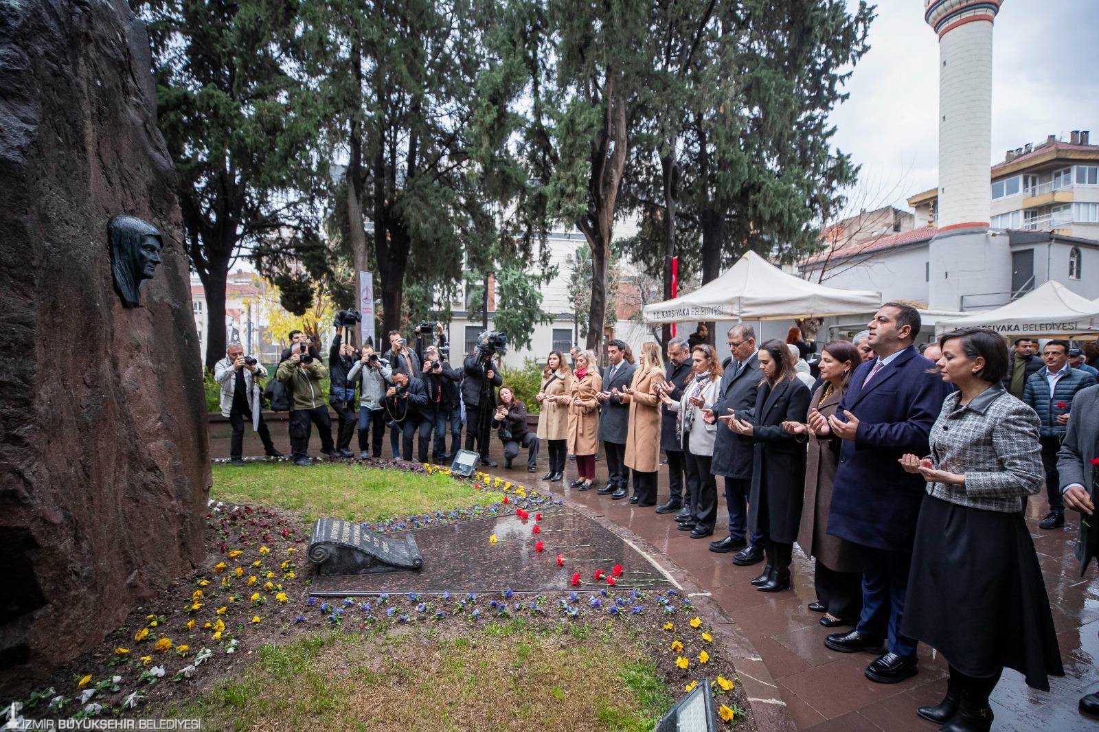 Zübeyde Hanım, Vefatının 102. Yılında İzmir'de Törenle Anıldı (2)