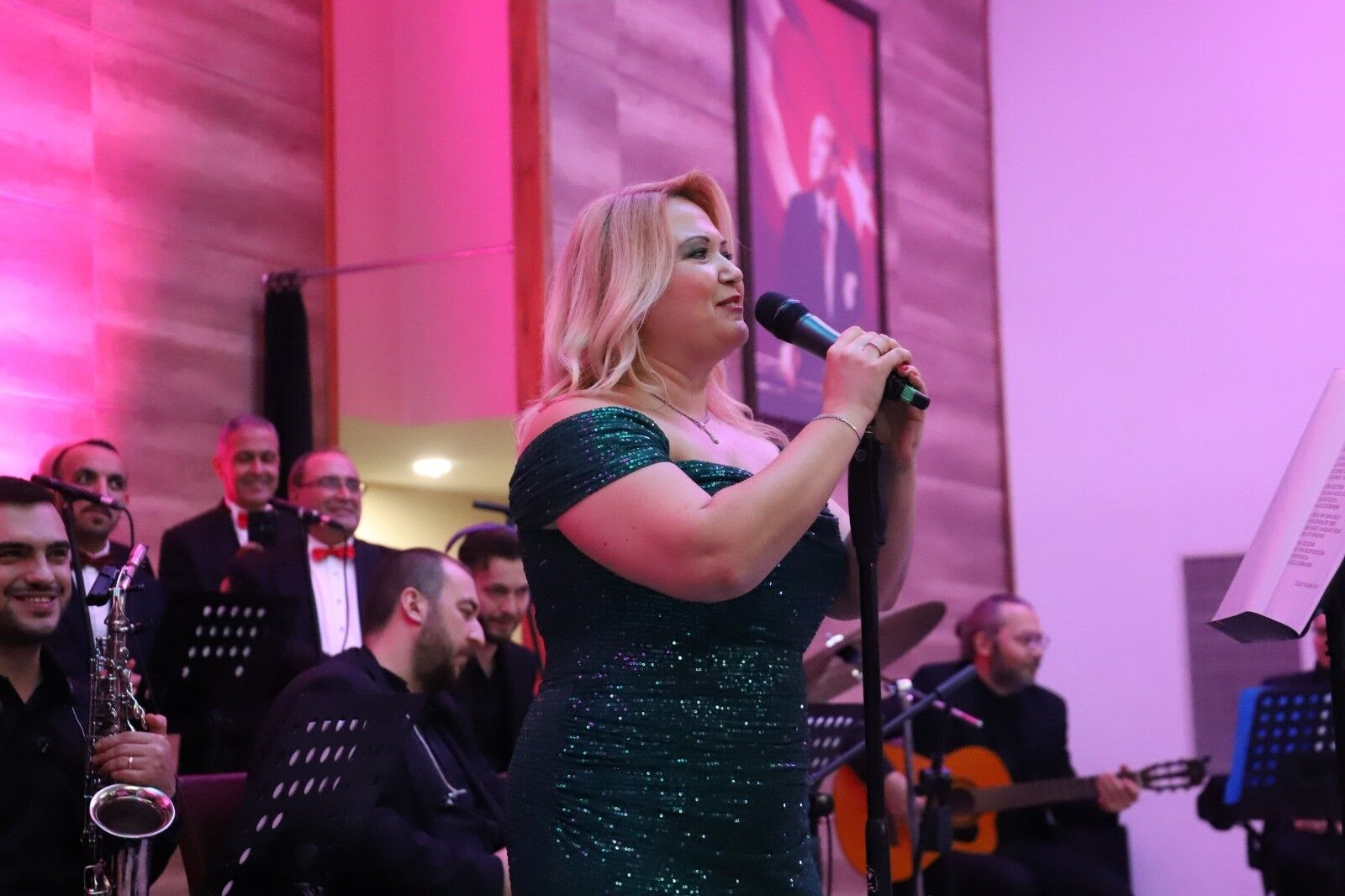 Alaşehir'de Türk Sanat Müziği Korosu Büyük Ilgi Gördü (2)