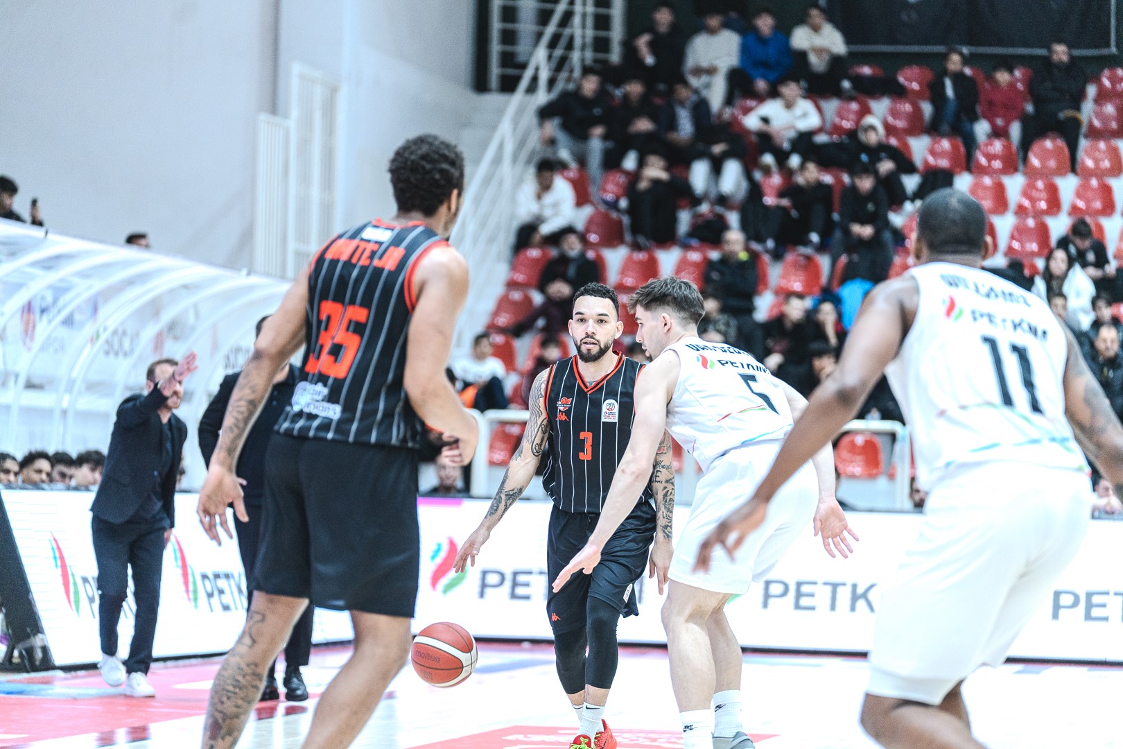 Aliağa Petkimspor, Sahasında Manisa Basket'e Mağlup Oldu2