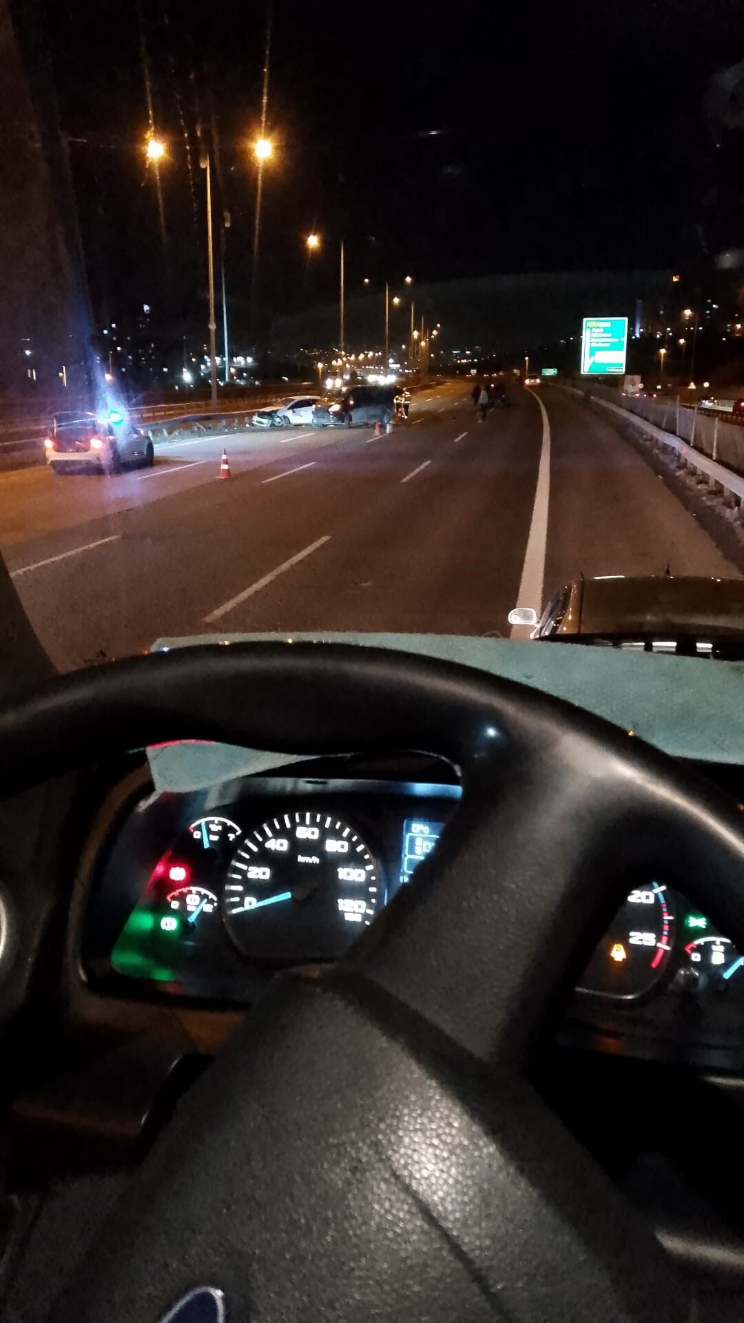 Ankara'da Kamyonet Lastiği Zincirleme Kazaya Sebep Oldu (2)