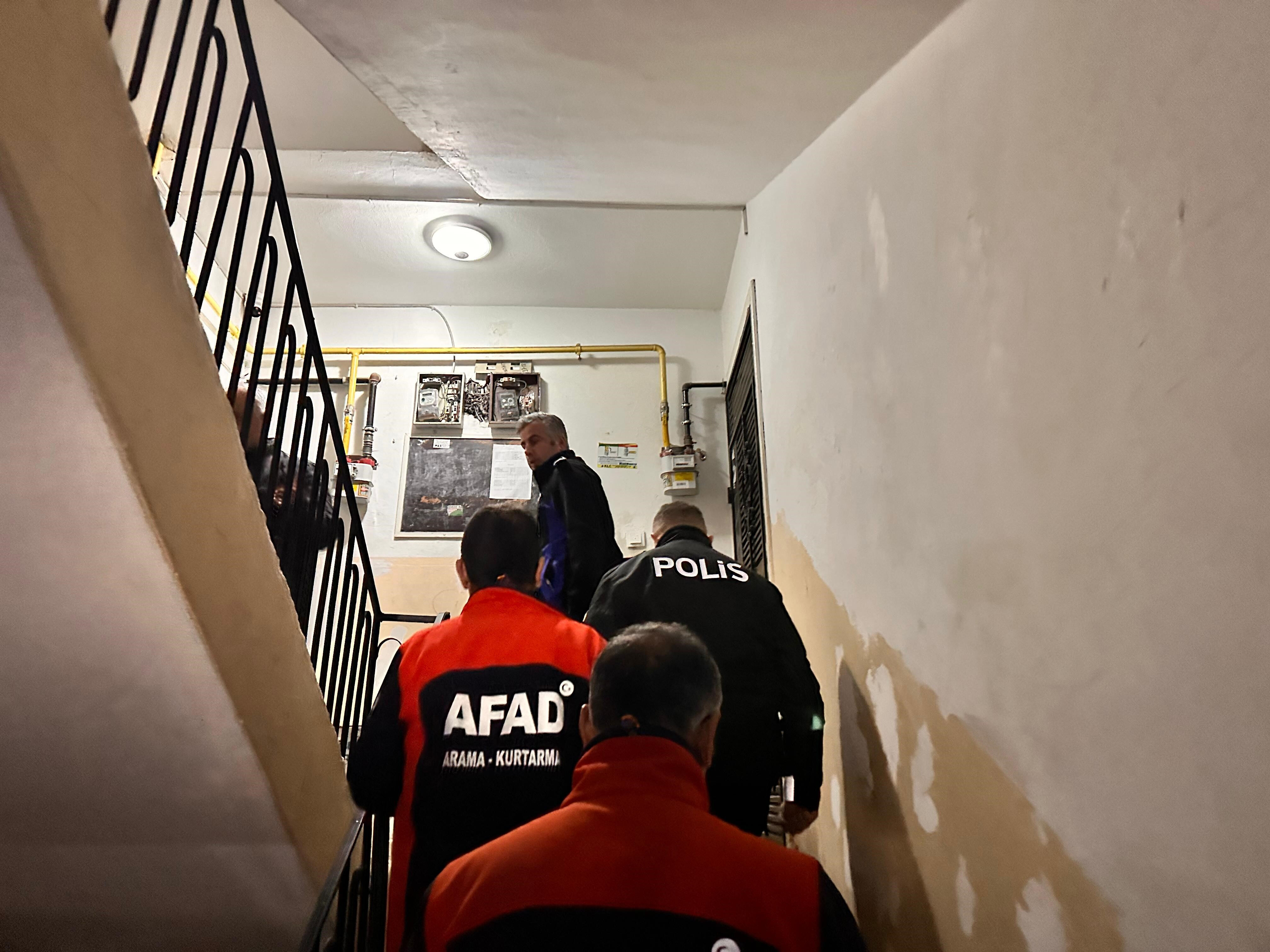 Apartman Kolonlarından Gelen Sesler Paniğe Neden Oldu