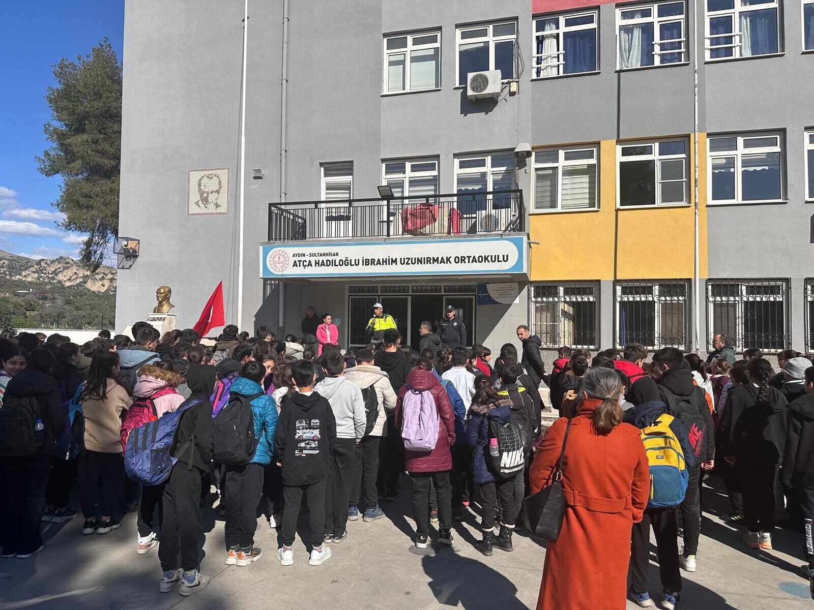 Aydınlı Öğrencilere Uygulamalı Trafik Güvenliği Eğitimi (3)