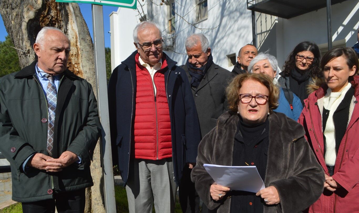 Ayvalık’ta Depremde Hayatını Kaybedenler Anıldı (2)