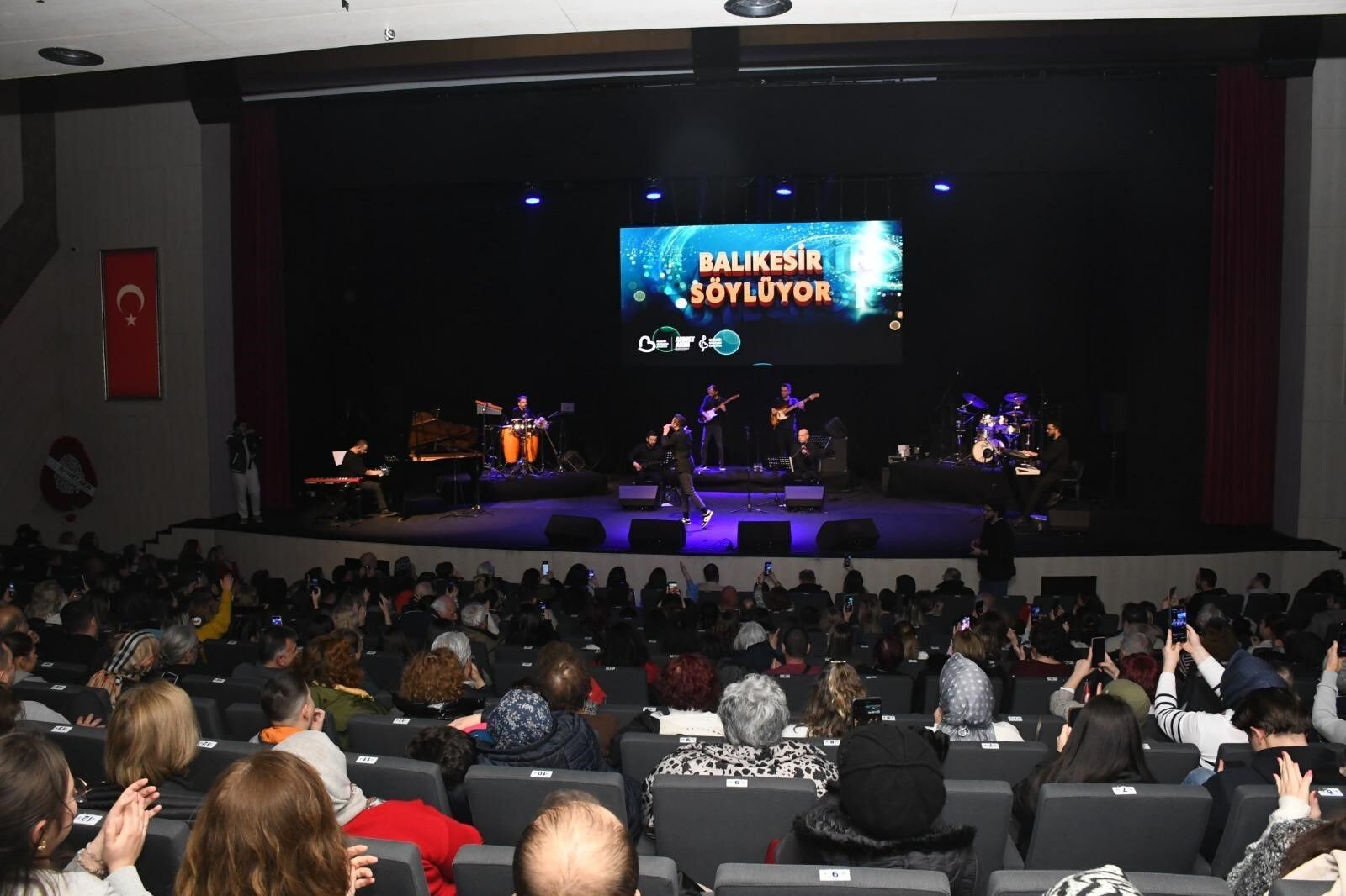 Balıkesir Söylüyor 2 Konserine Sanatseverlerden Büyük Ilgi (4)