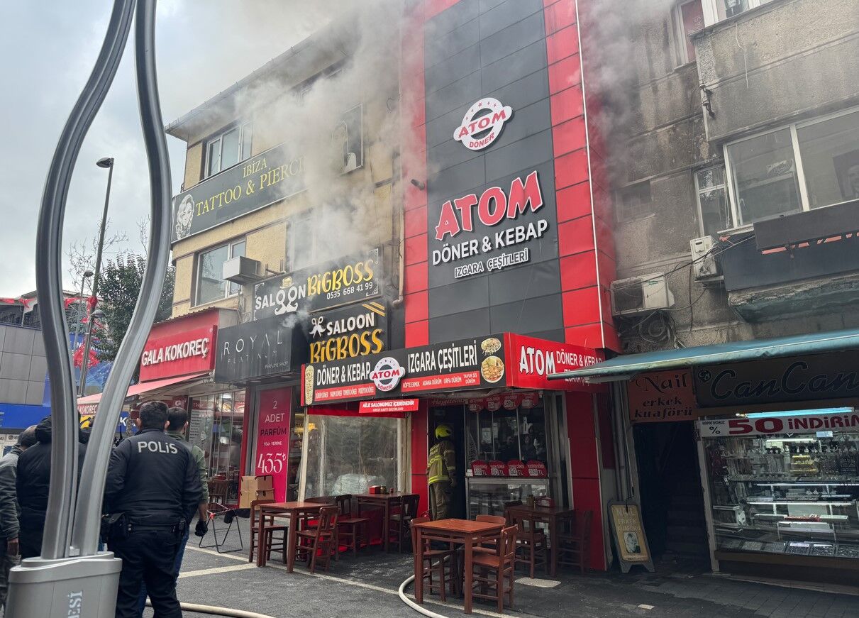 Bandırma'da Dönerci Dükkanının Bacasından Yangın Çıktı