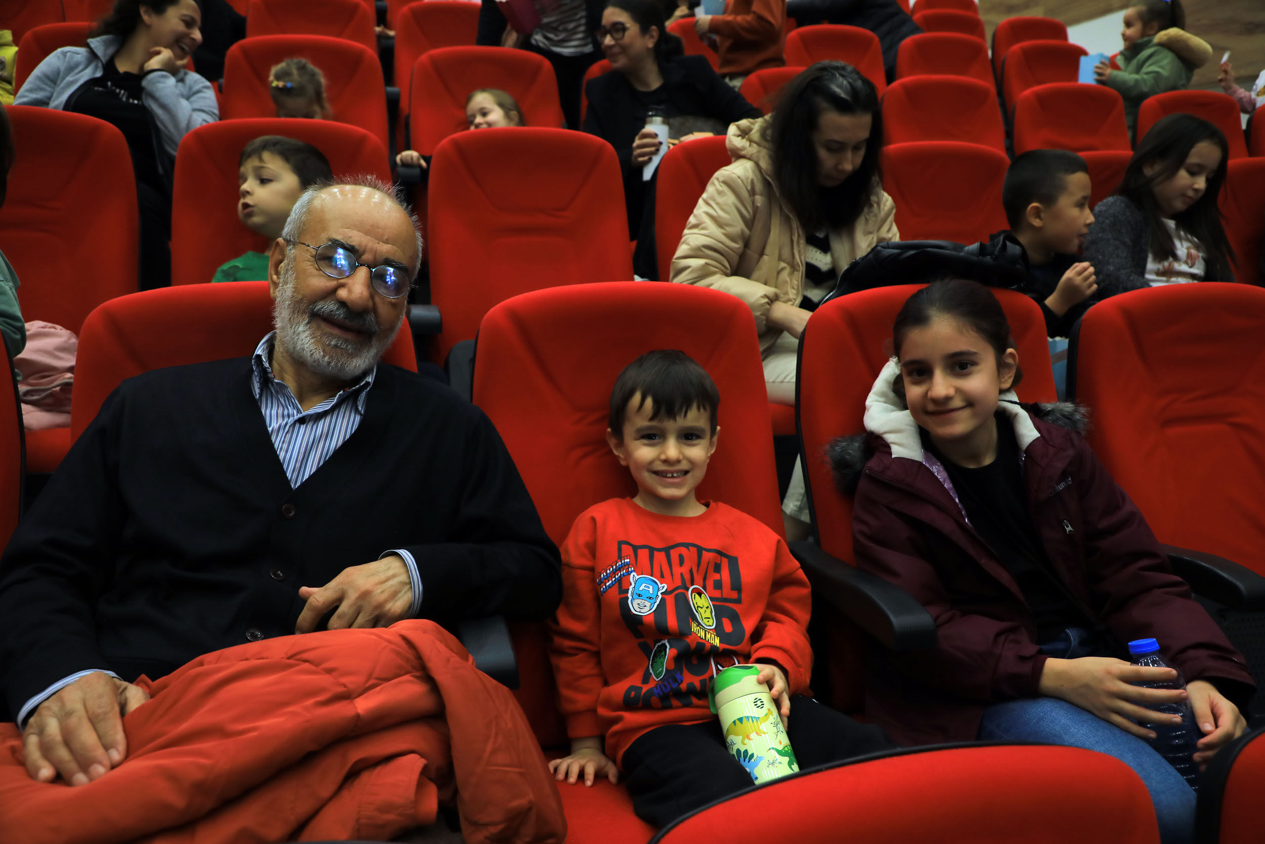 Başkan Aras’ın Çocuklara Sinema Hediyesi Yoğun İlgi Gördü (6)
