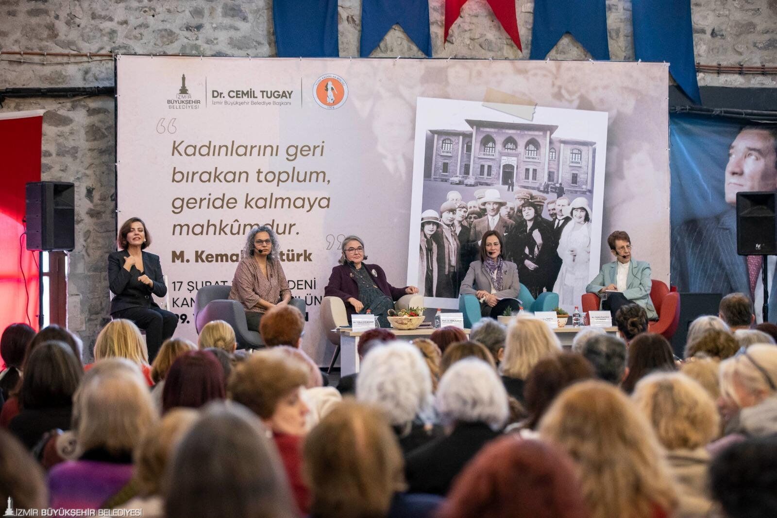 Başkan Cemil Tugay Bir Şehir Kadınlarıyla Yükselir, Kadınlarıyla Güçlenir (2)