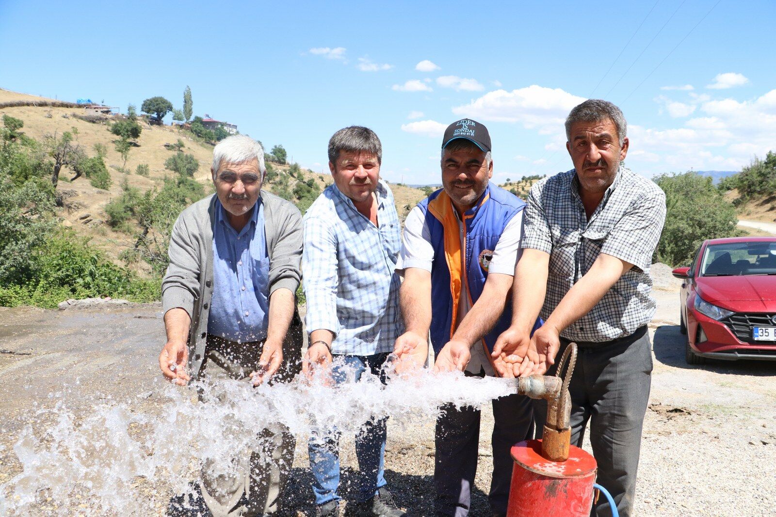 Başkan Ferdi Zeyrek Tek Bir Köyümüz Bile Susuz Kalmayacak (1)