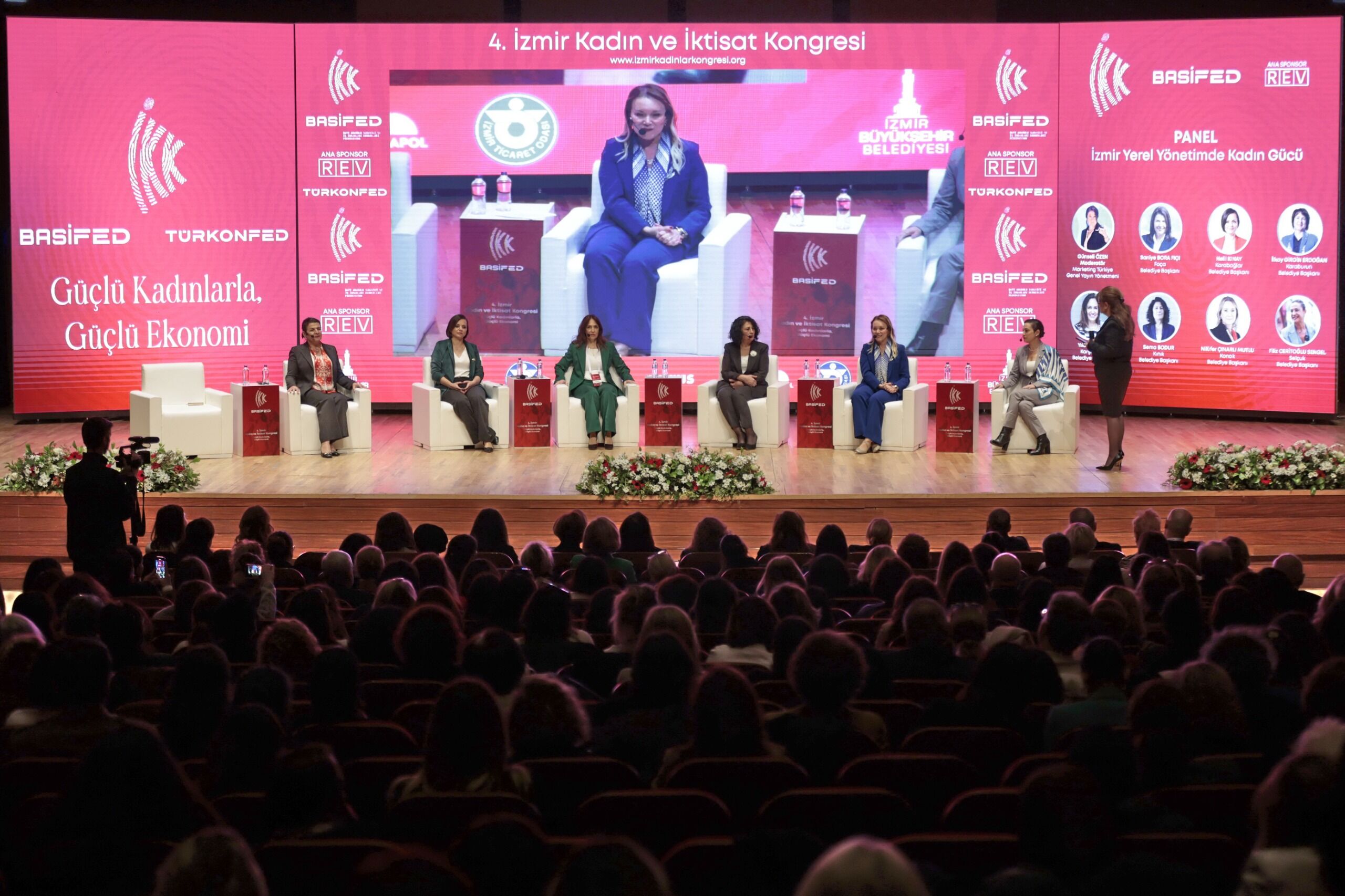 Başkan Nilüfer Çınarlı Mutlu Konak'ta Söz Sahibi Olmalıyım Diye Yola Çıktım (3)