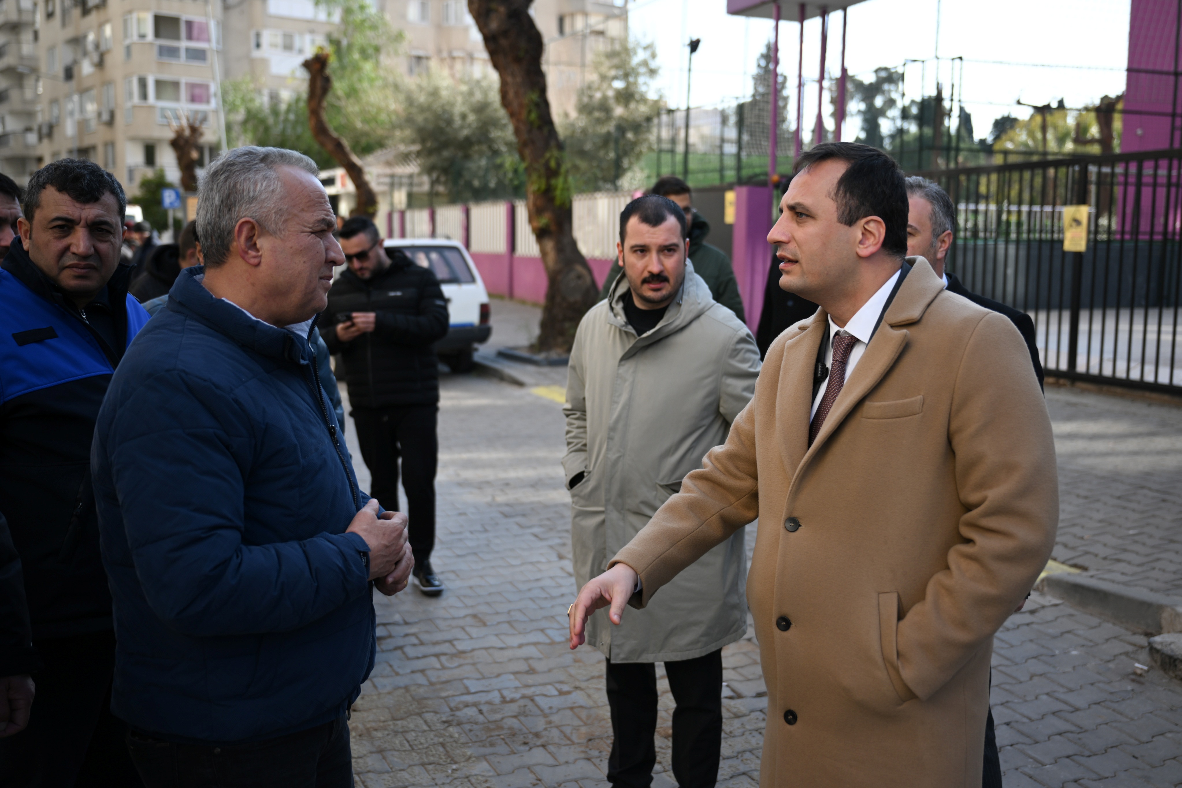 Bornova’da Zafer Caddesi’nde Trafik Akışı Düzenleniyor (4)