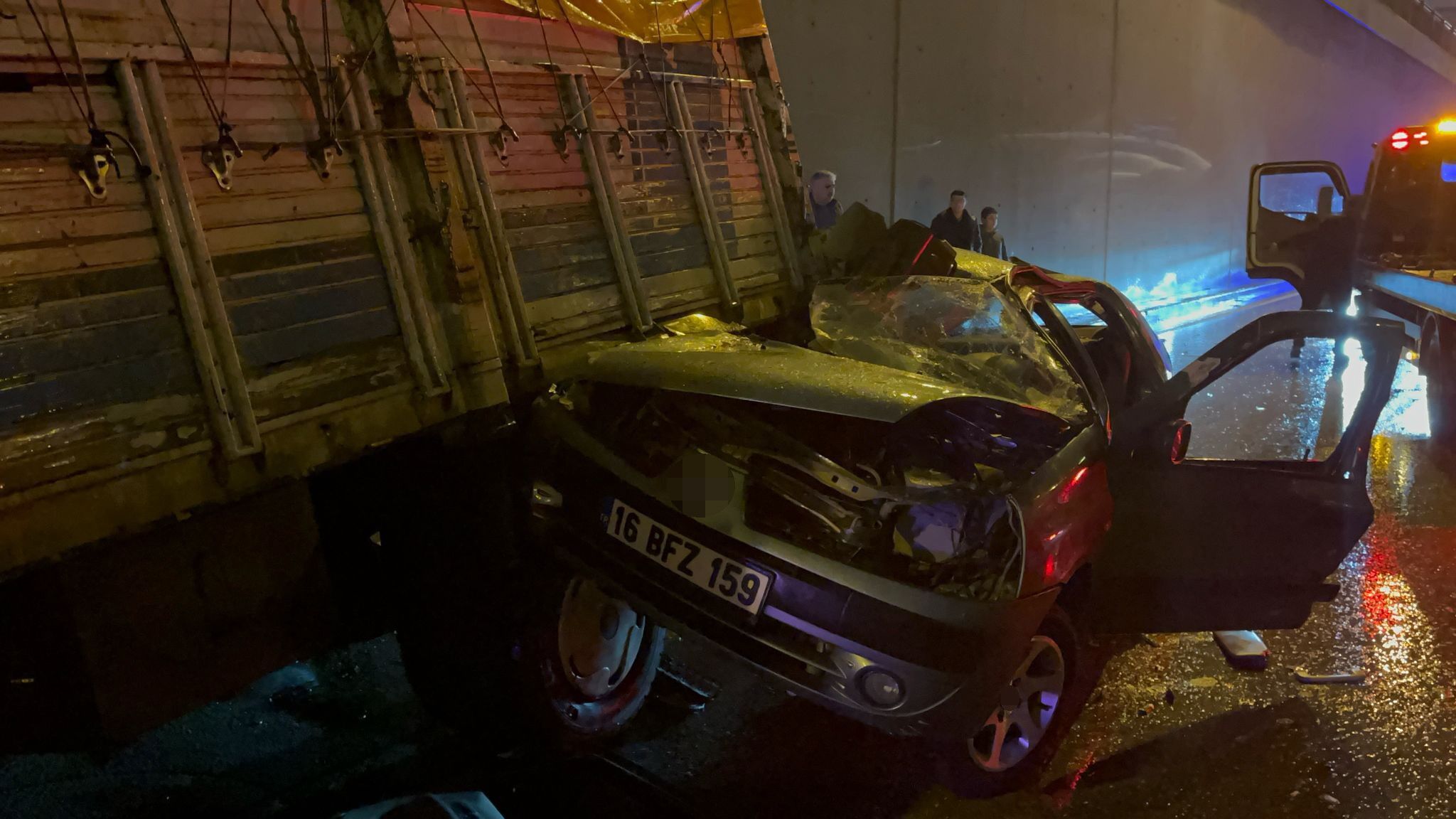 Bursa'da Zincirleme Kaza 1 Ölü, 4 Yaralı (1)