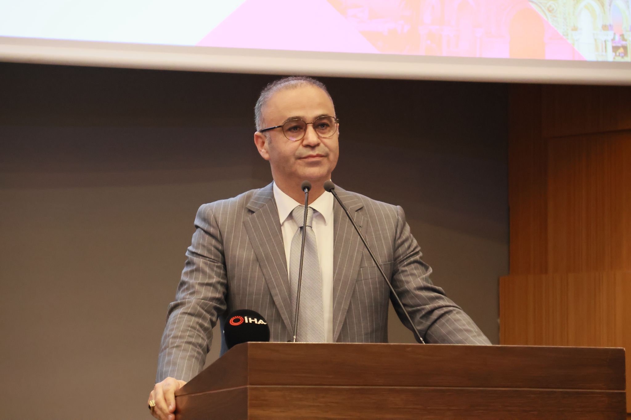 Cari Açığın Artmasıyla ‘Para Politikasında Olumsuz’ Sinyal Verildi (4)