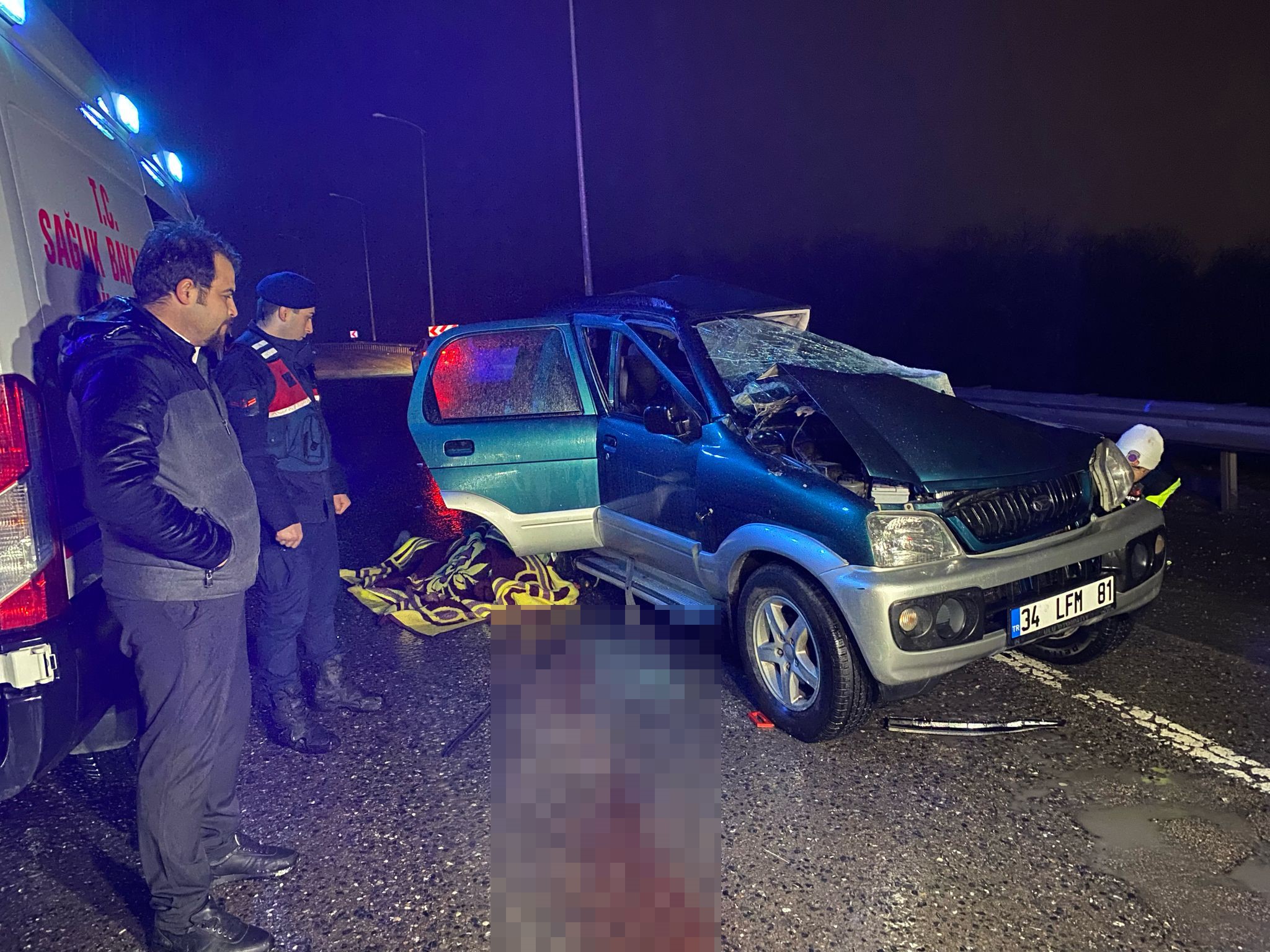 Çekmeköy’de Beton Mikseri Ile Cip Çarpıştı 2 Ölü, 2 Yaralı (1)