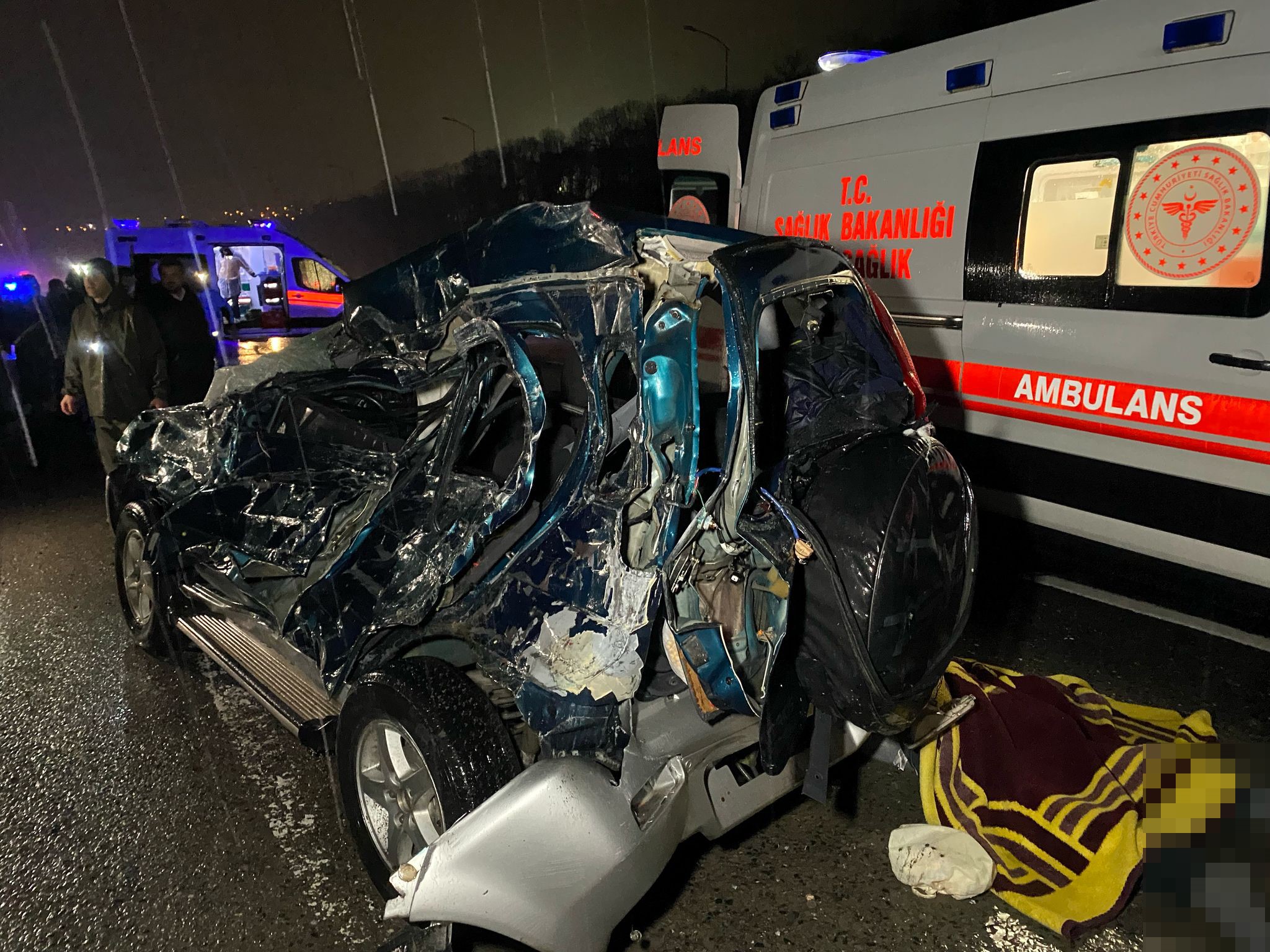 Çekmeköy’de Beton Mikseri Ile Cip Çarpıştı 2 Ölü, 2 Yaralı (3)