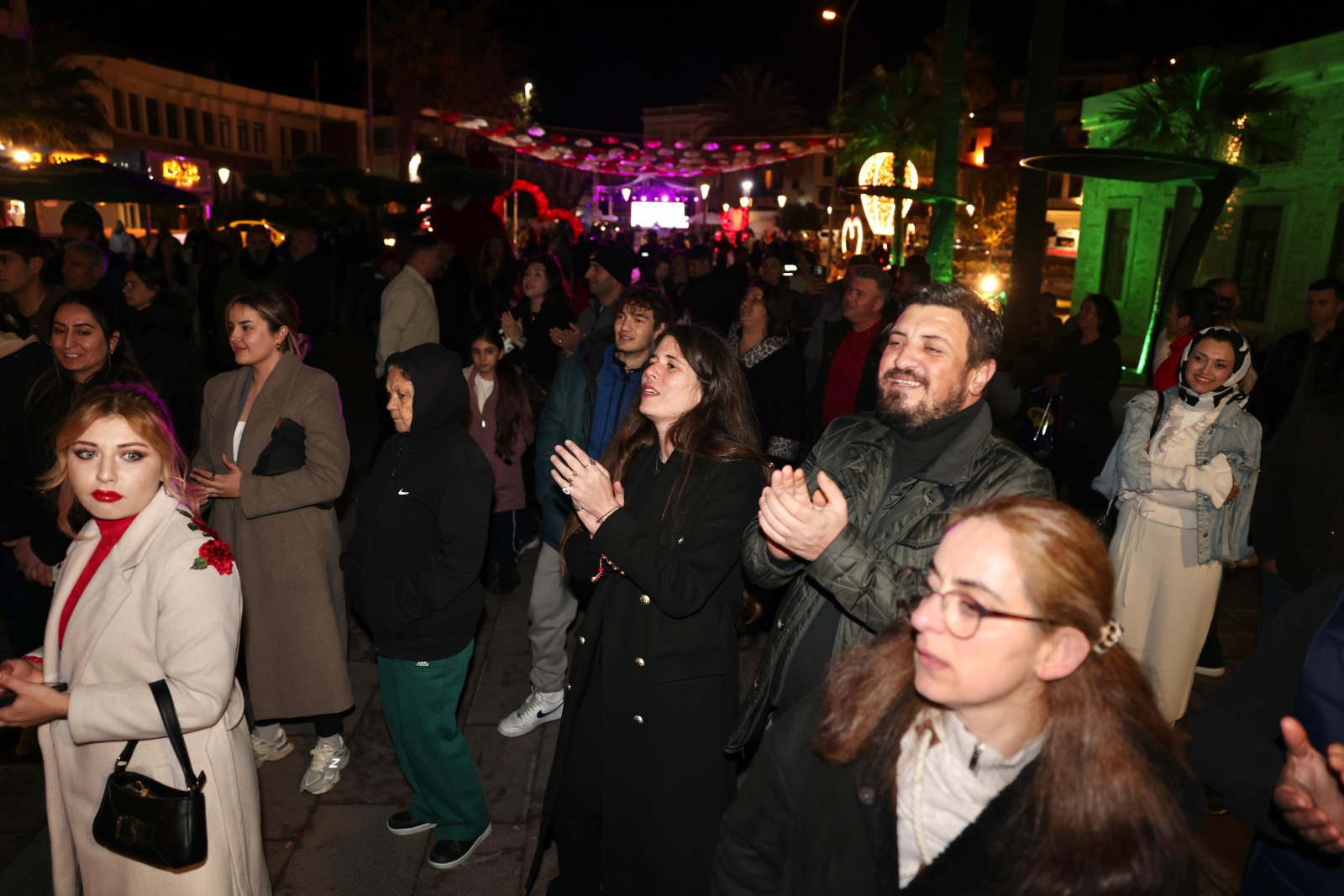 Çeşme'de Sevgililer Günü Sanat Dolu Etkinliklerle Kutlandı (2)