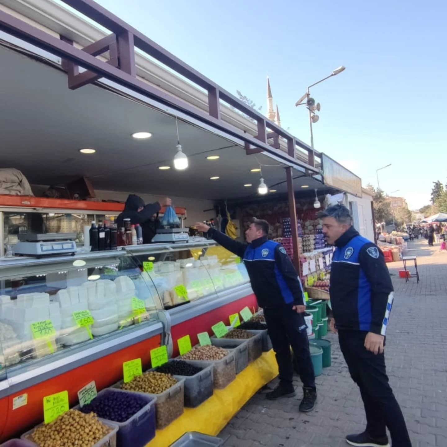 Didim Belediyesi Semt Pazarlarında Denetimlerini Sürdürüyor (3)