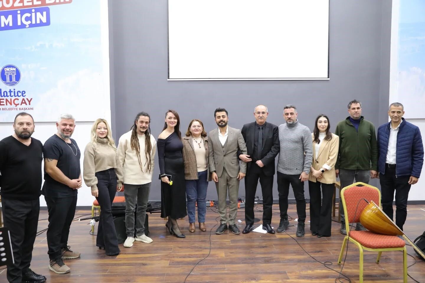 Didim'de Yerel Sanatçılardan Muhteşem Türk Halk Müziği Konseri (2)