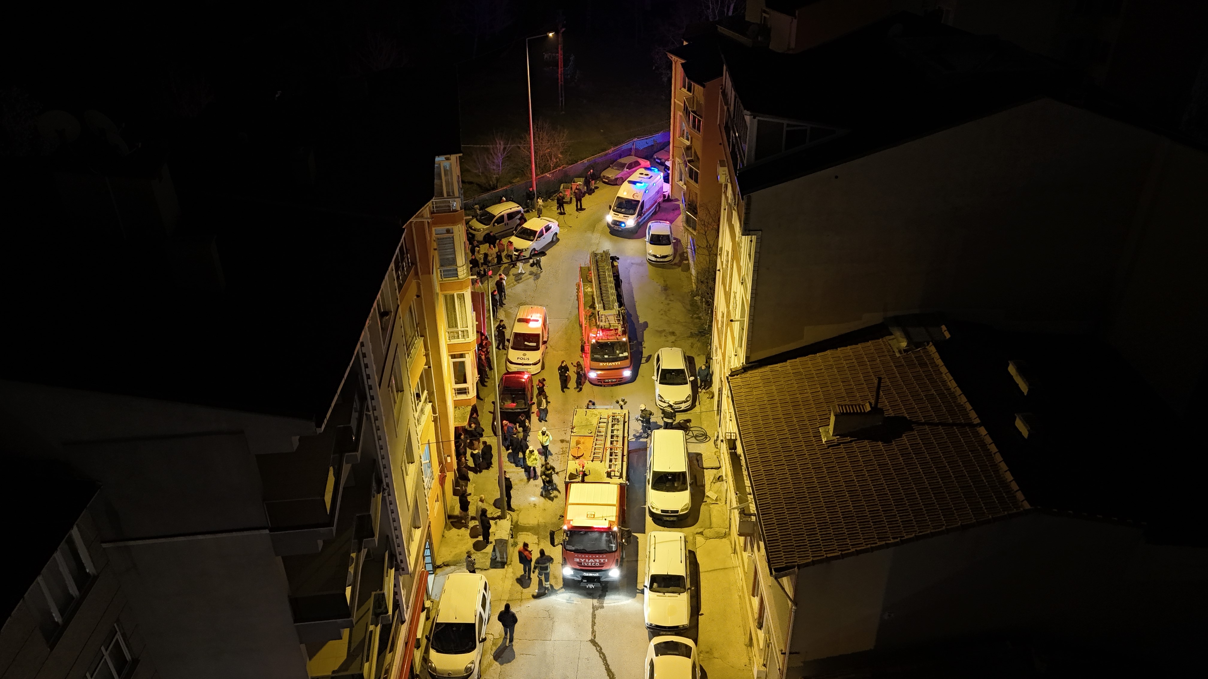 Edirne’de Genç, Kanepeyi Ateşe Vererek Evi Yakmaya Çalıştı (1)