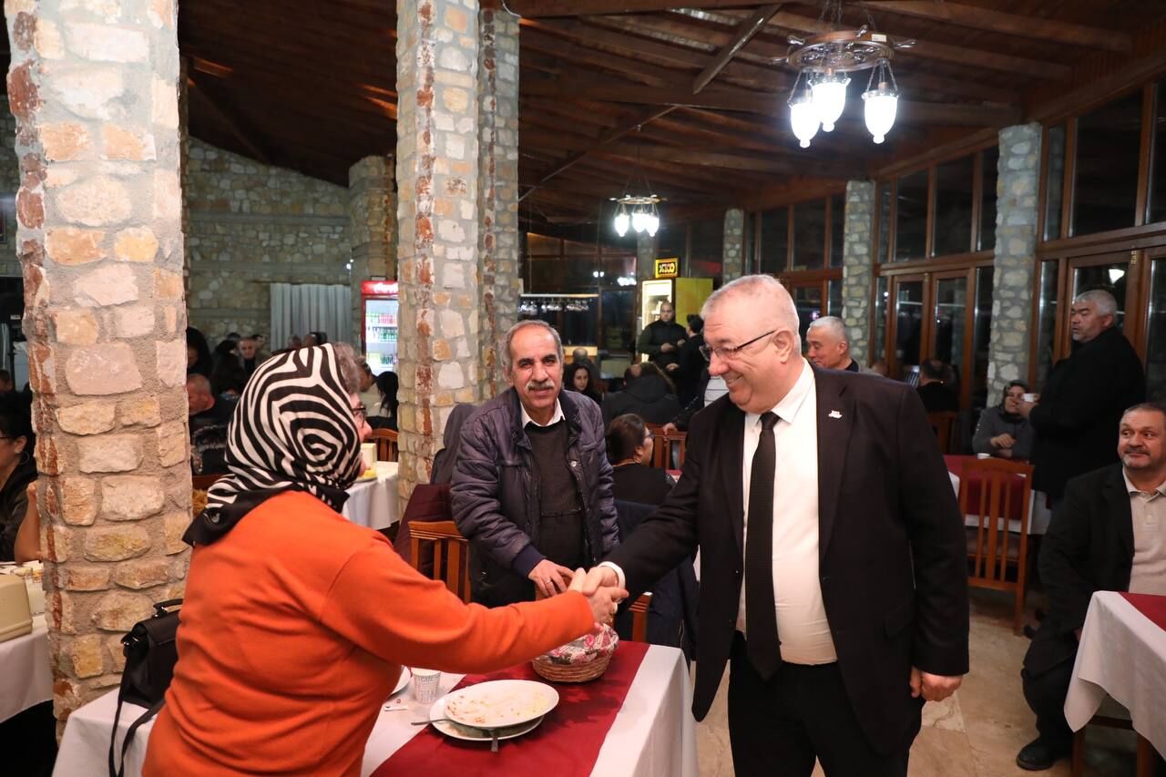 Edremit Belediyesi'nden Emekli Personellere Anlamlı Veda (3)