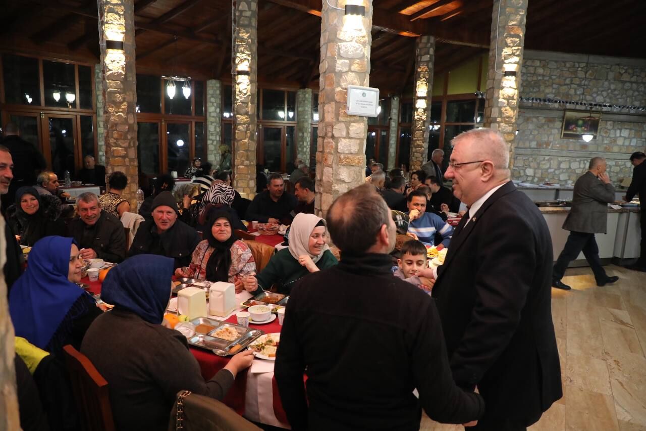 Edremit Belediyesi'nden Emekli Personellere Anlamlı Veda (4)