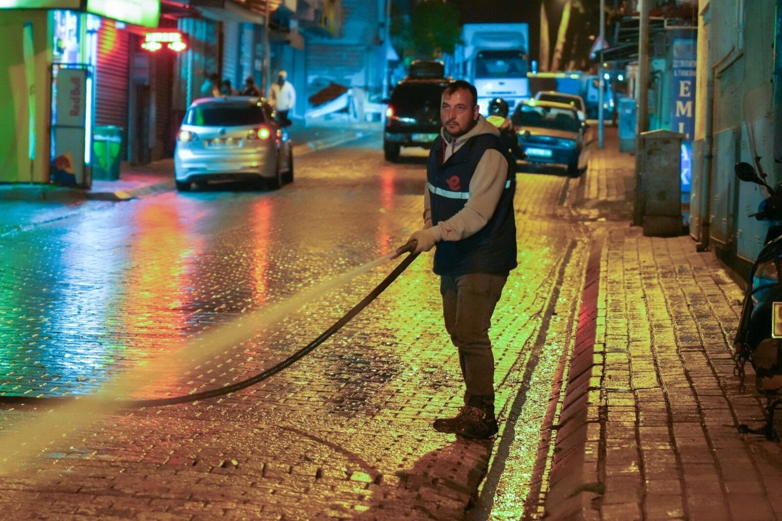 Efeler’de Temizlik Seferberliği Devam Ediyor3