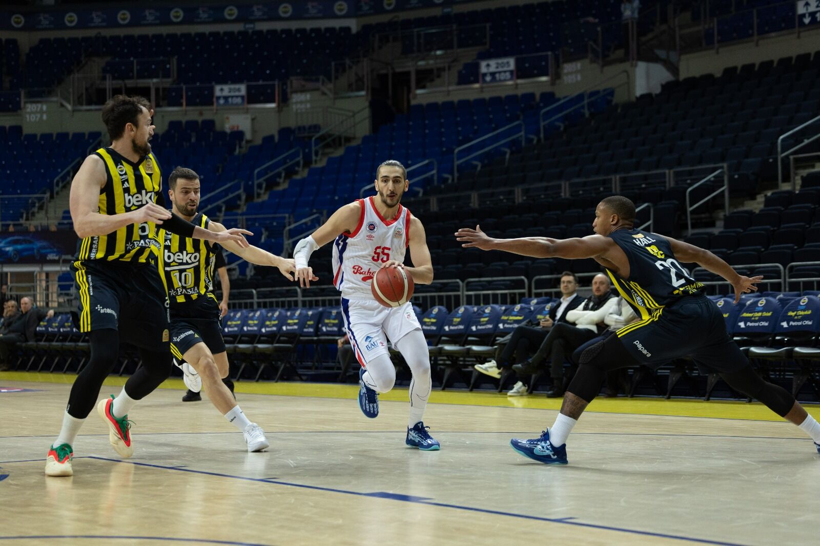 Fenerbahçe Beko, Farklı Galibiyetle Yarı Finalde!