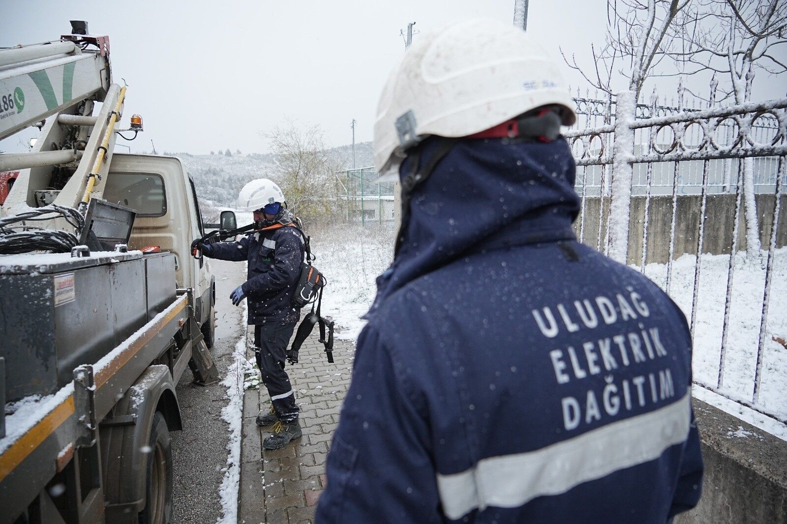 Güney Marmara’da Uedaş’ın Kar Mesaisi Sürüyor (1)