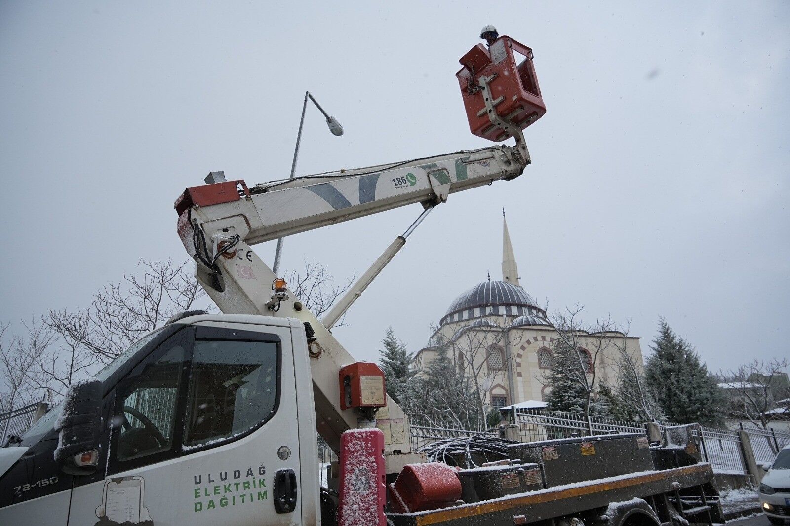 Güney Marmara’da Uedaş’ın Kar Mesaisi Sürüyor (3)