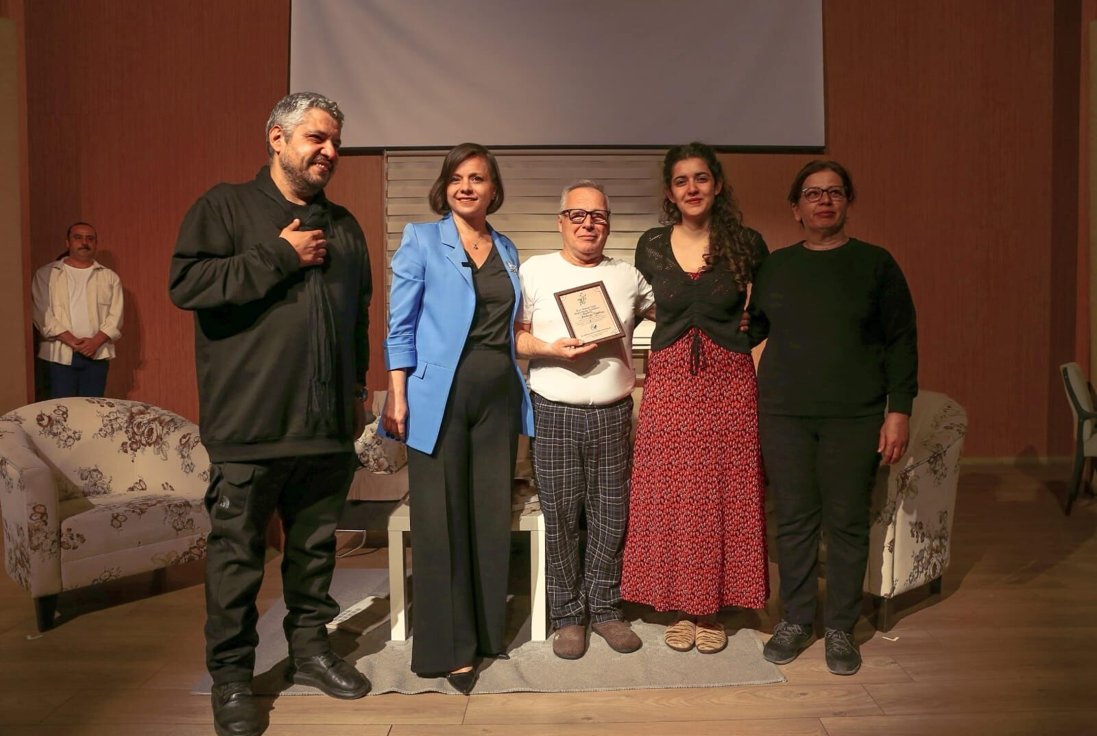 Hatirla Ey Peri̇, İzmi̇r'de Daki̇kalarca Ayakta Alkişlandi (8)