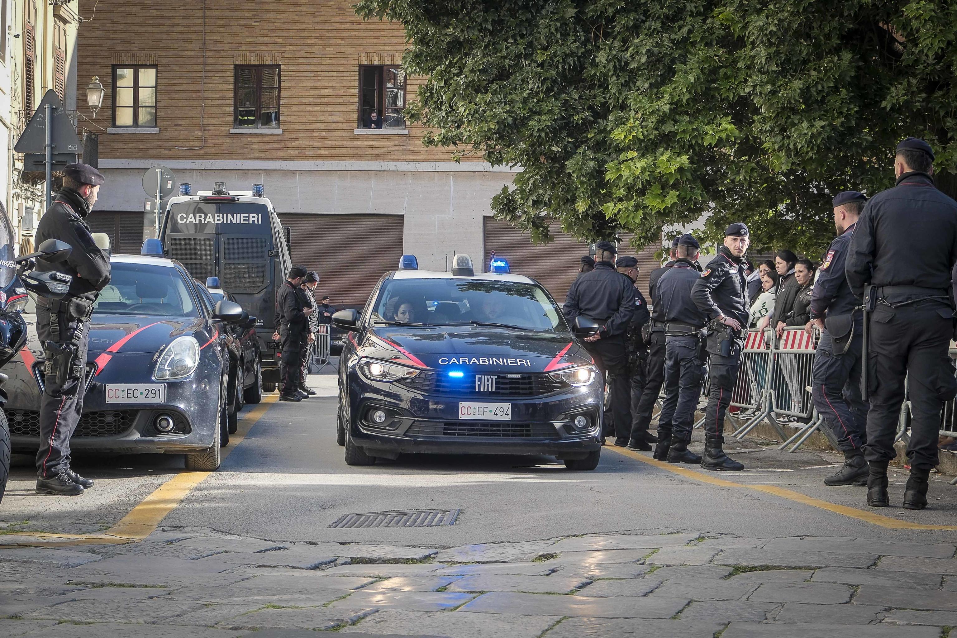 İtalya’da Mafya Çökeltildi 181 Kişi Gözaltında (2)
